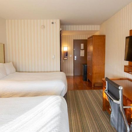 Holiday Inn Express Columbus Airport Easton Buitenkant foto