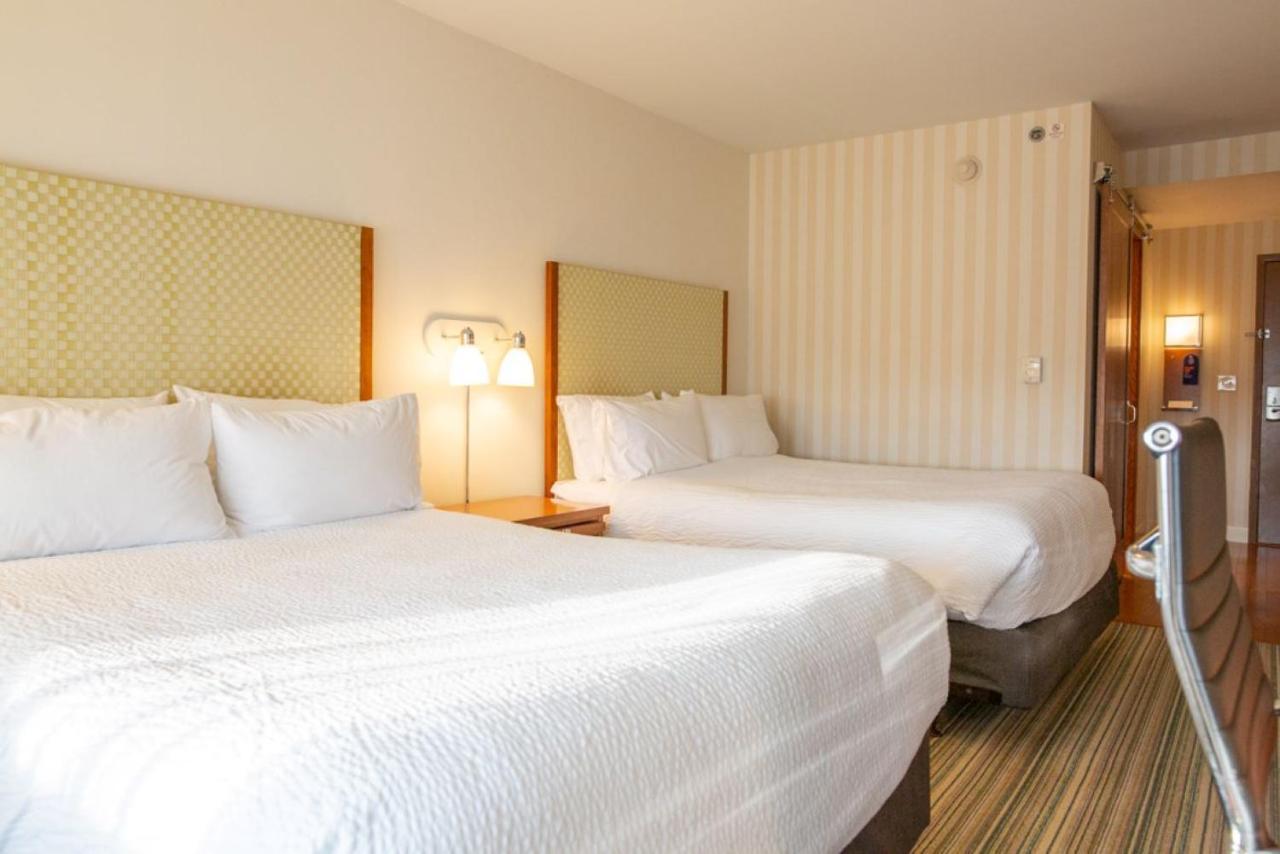 Holiday Inn Express Columbus Airport Easton Buitenkant foto